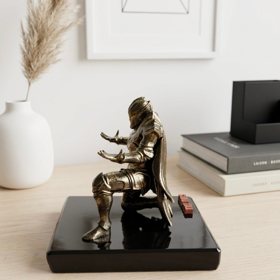 Pen Holder Sculpture Eco PLA Water Resistant Scratch Resistant Desk Organizer 5x4x3 Inches Satin Silk Metallic Finish Armour Decorative Tool Stand
